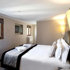https://hotel-alle-guglie.hotelslidodijesolo.com